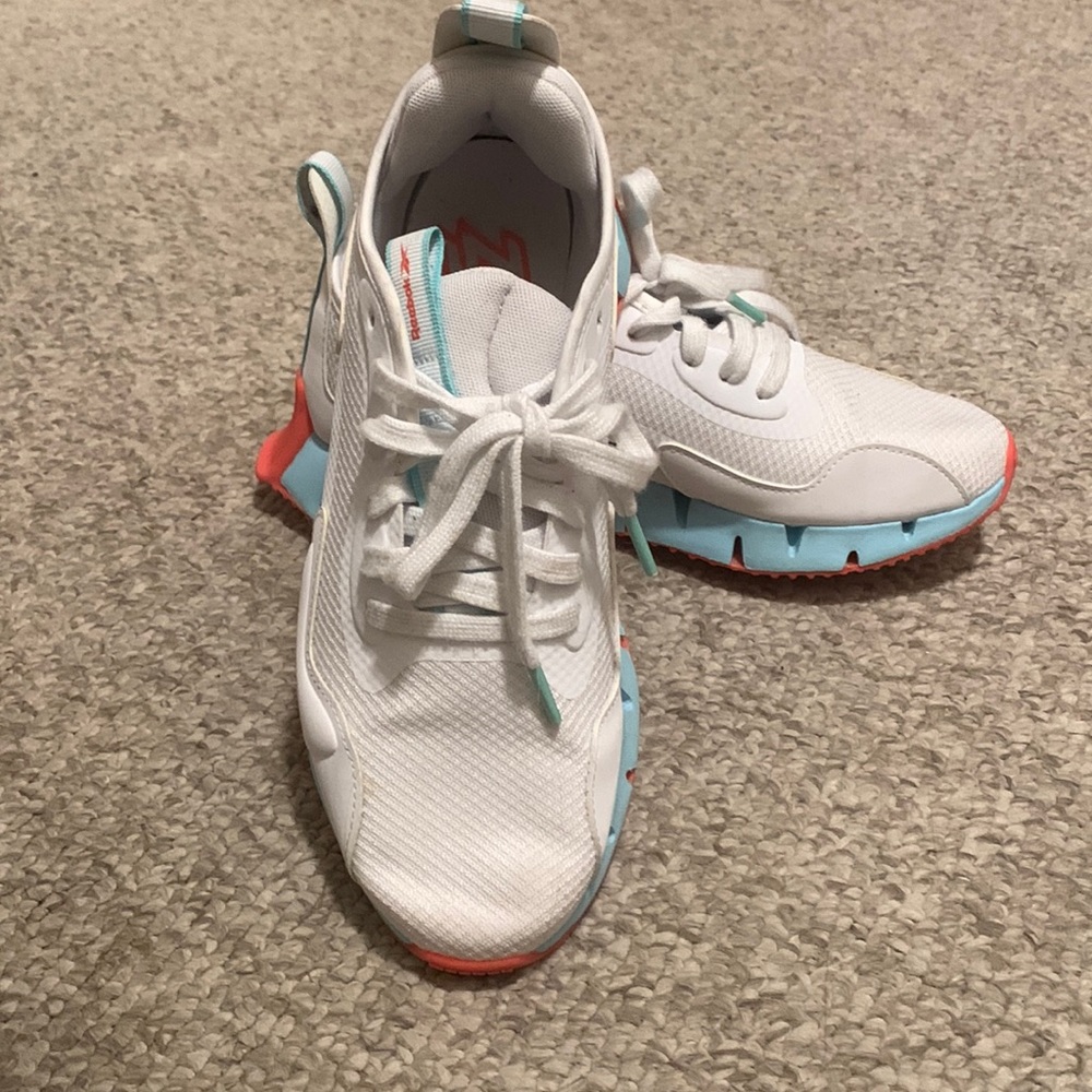 Size 8 Reebok Zigs